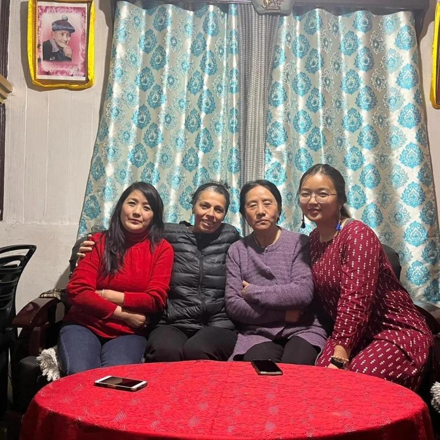 Dukeraj Homestay Darjeeling  Bagian luar foto